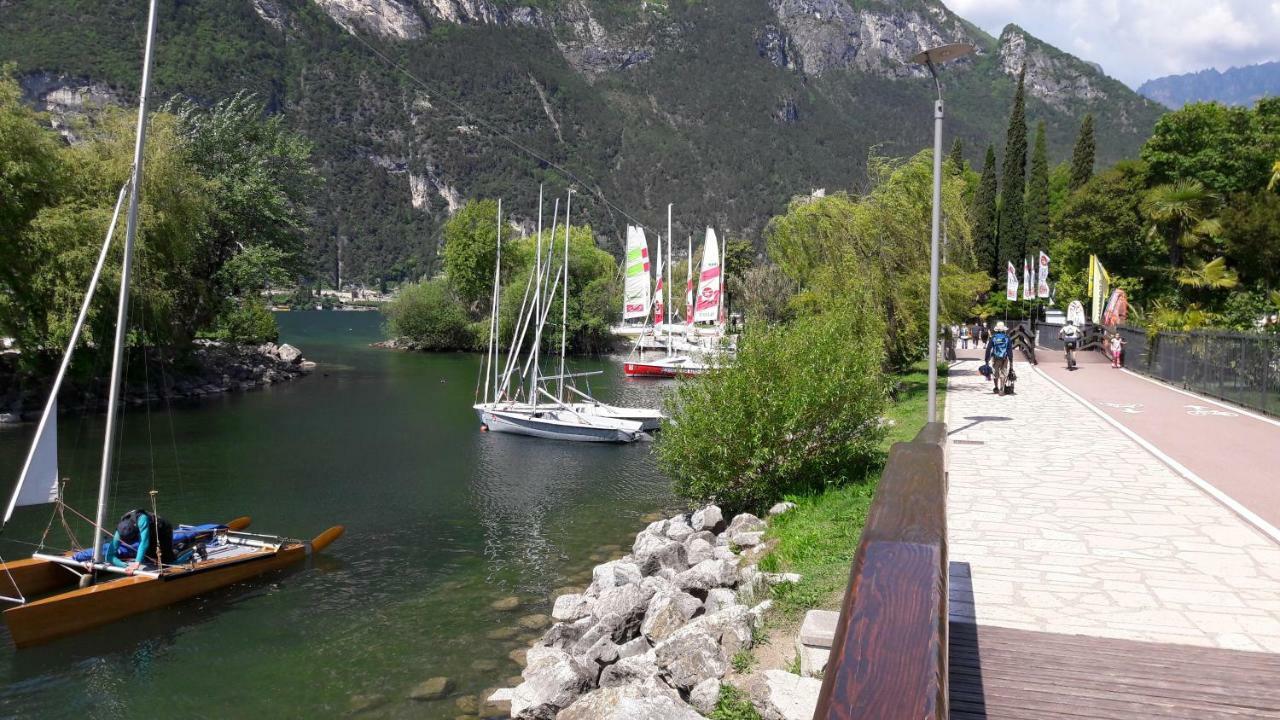 Garda Blu Apartment Рива дел Гарда Екстериор снимка